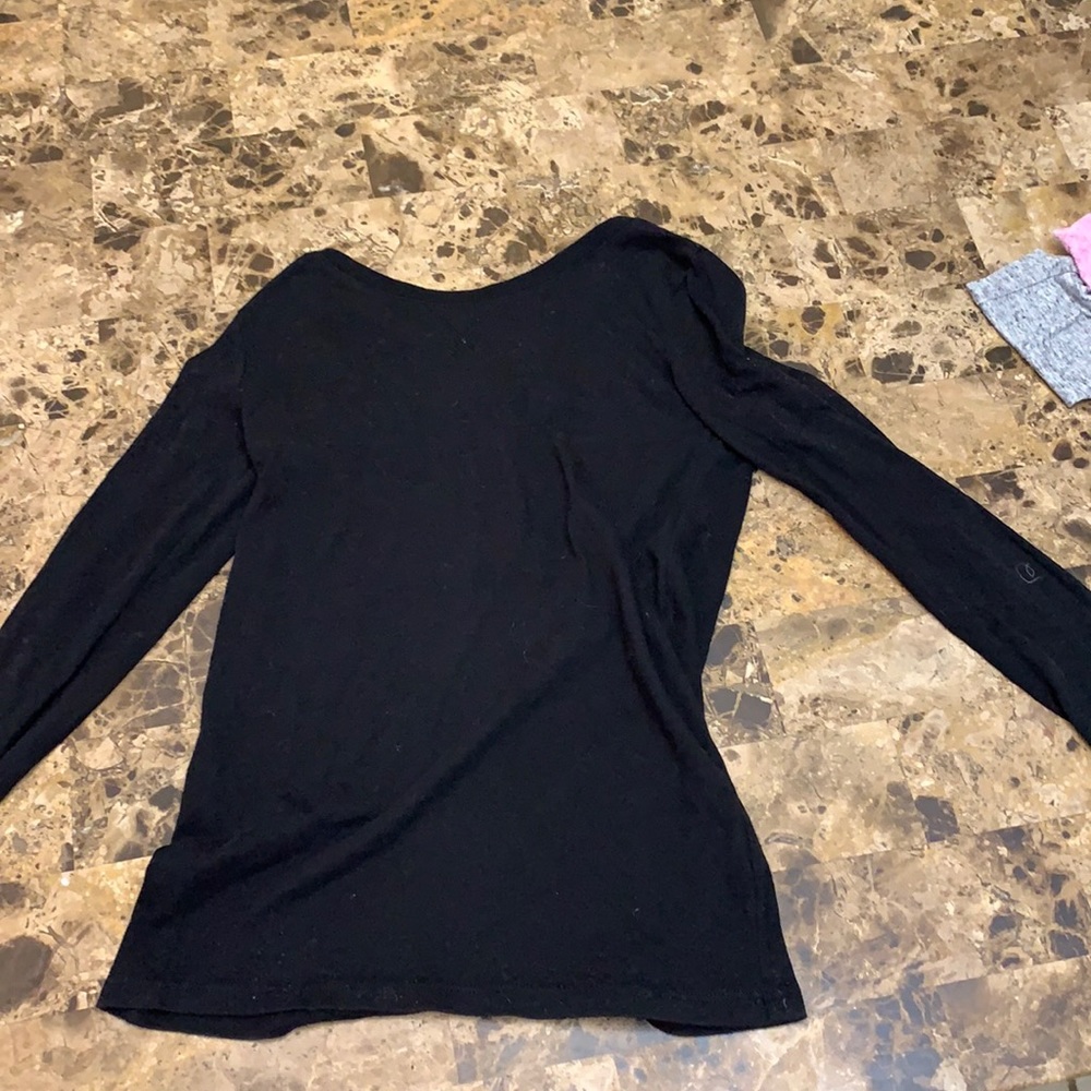 Comfy black top